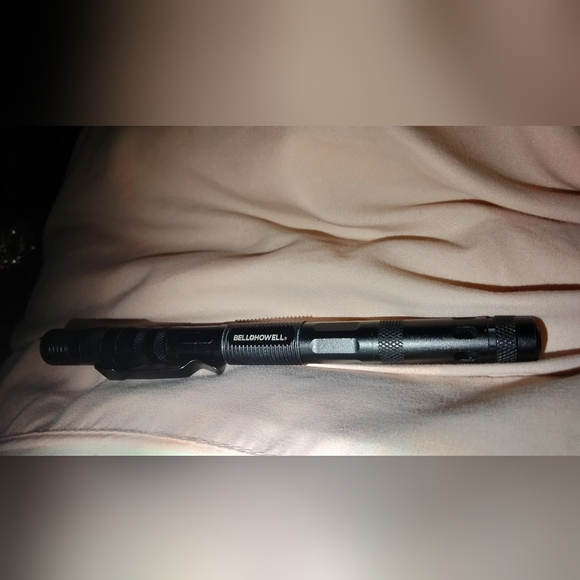 Bell & Howell tactical flashlight - Picture 9 of 9